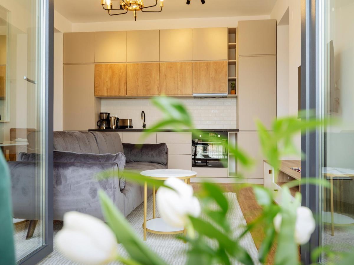 Sunny 2Br Flat - Top Location - Amazing Balcony Букурещ Екстериор снимка